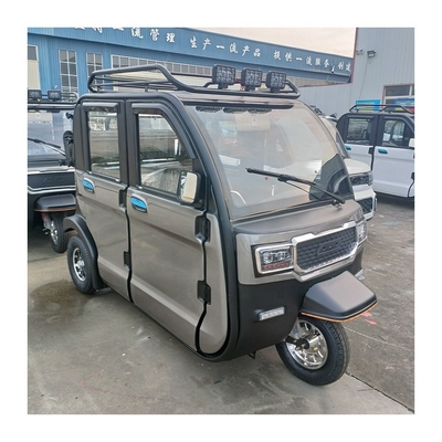 Capacité de classe ≥25° Distance de conduite 50-70km Motocycles électriques chinois Tricycle
