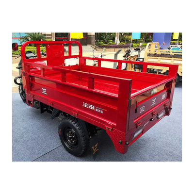 1 Tricycle à moteur pour le transport de marchandises et de passagers